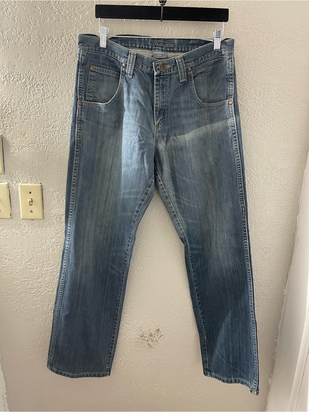Wrangler Men‎ Straight Distressed Jeans - Faded Blue Wash Size 32X34